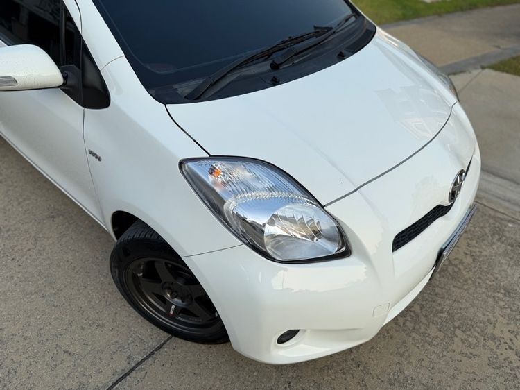Toyota Yaris 2013 1.5 E Sedan เบนซิน ไม่ติดแก๊ส เกียร์อัตโนมัติ ขาว รูปที่ 2