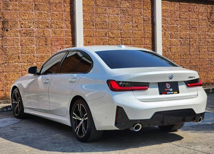 BMW Series 3 2023 320d Sedan ดีเซล ไม่ติดแก๊ส เกียร์อัตโนมัติ ขาว รูปที่ 2