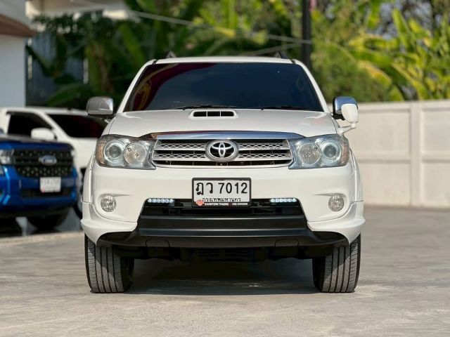 Toyota Fortuner 2010 3.0 TRD Sportivo 4WD ดีเซล เกียร์อัตโนมัติ ขาว รูปที่ 3