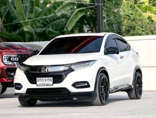 รถ Honda HR-V 1.8 RS สี ขาว