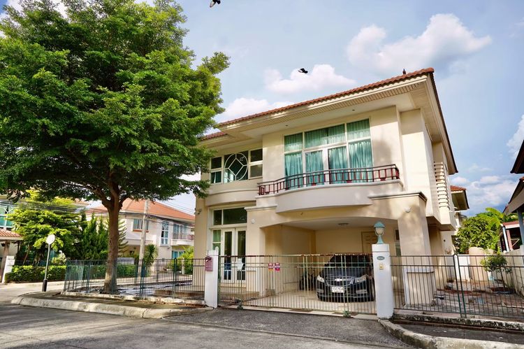 บ้านเดี่ยวศุภาลัย วิลล์ (หลักสี่-ดอนเมือง) 3 ห้องนอน 3 ห้องน้ำ 2 ที่จอด 2 โถงอเนกประสงค์ และห้องแม่บ้าน