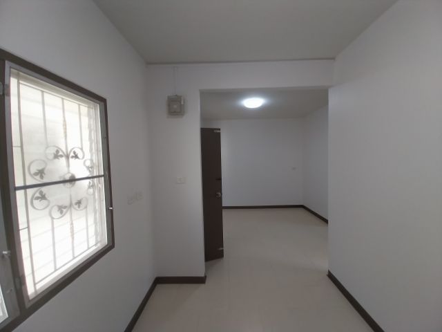 อำาร์ทเม้นท์ ห้องชุดพักอาศัย เอื้ออาทร ลาดกระบัง 2 ตึก 34