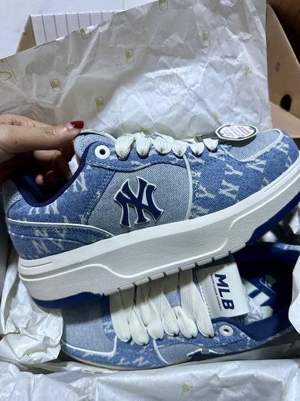 รองเท้าผ้าใบ MLB มือ1 ซื้อที่ CentralWorld ค่ะ