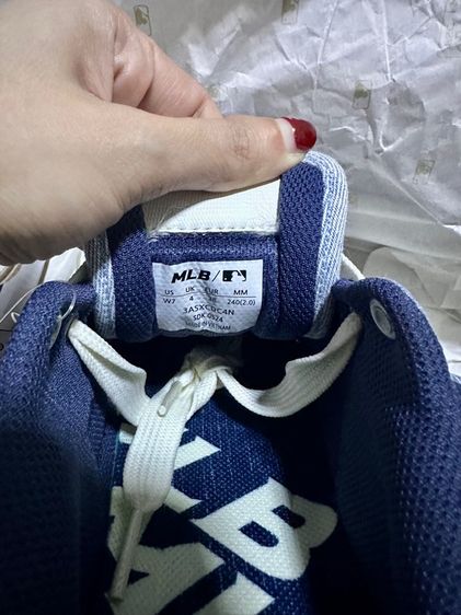 รองเท้าผ้าใบ MLB มือ1 ซื้อที่ CentralWorld ค่ะ รูปที่ 6