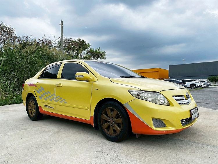 รถ Toyota Altis 1.6 E สี เหลือง