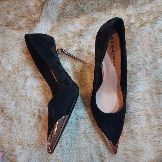 ส่งต่อ รองเท้าส้นสูง หัวแหลม ส้นเข็ม สภาพใหม่มาก รูปที่ 2