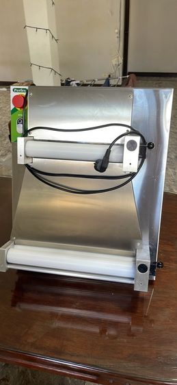 Electric Dough Sheeter . Dough Rolling Machine — Like New  รูปที่ 3