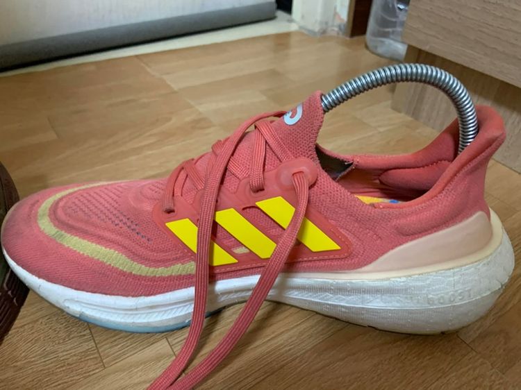 ขายรองเท้า adidas (มือสอง) น้ำหนักเบา 👟 ไซส์ 41.5  รูปที่ 5