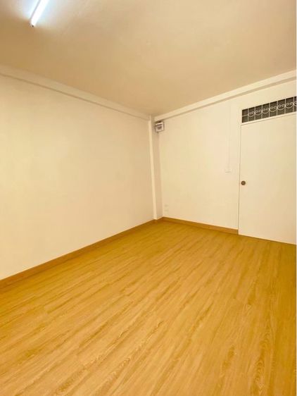 มีบางส่วน ขายด่วน ห้องรีโนเวทใหม่ ใกล้ BTS สายหยุด กรุงเทพฯ รูปที่ 2