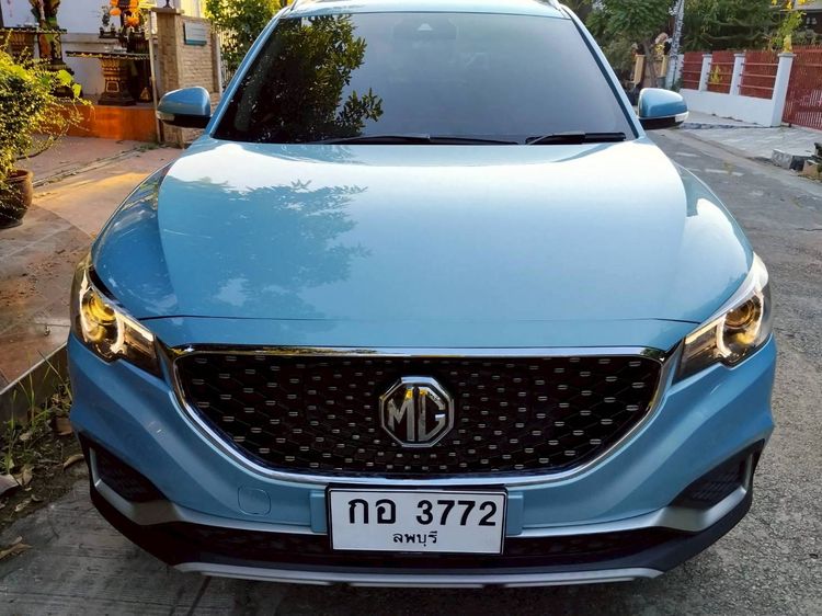 รถ MG ZS EV สี ฟ้า