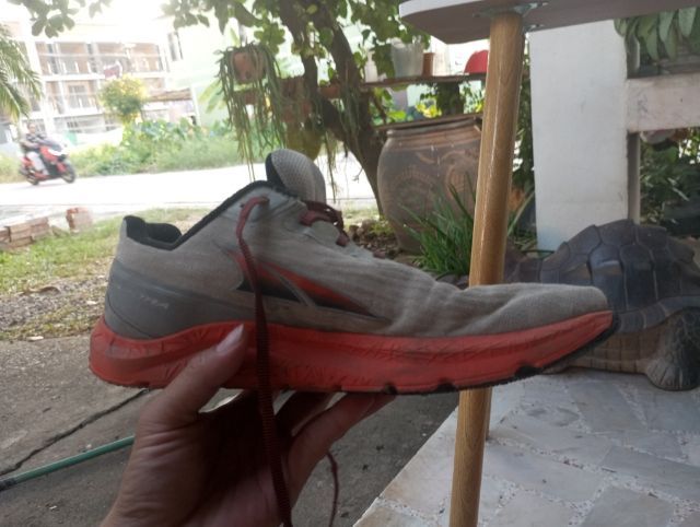 ขายรองเท้าวิ่งมือสอง รูปที่ 5