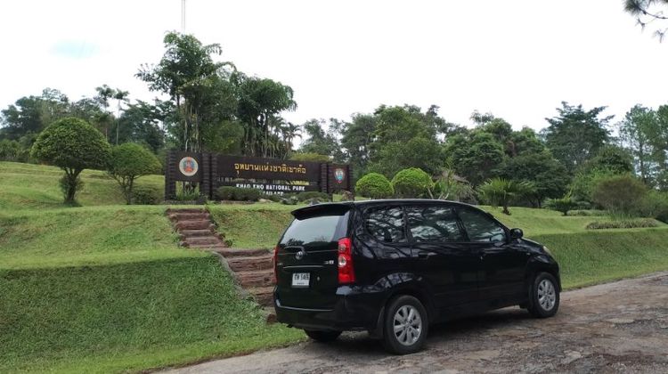 Toyota Avanza 2010 1.5 J Van เบนซิน ไม่ติดแก๊ส เกียร์ธรรมดา ดำ รูปที่ 2