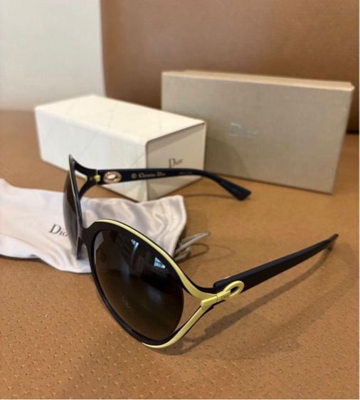 แว่นตากันแดด DIOR