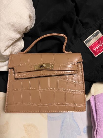 กระเป๋าถือและสะพาย