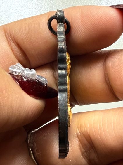 เหรียญเสมาหลวงปู่ทิม วัดละหารไร่ พร้อมกล่อง รูปที่ 4