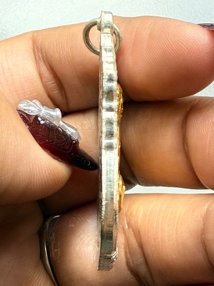 เหรียญเสมาหลวงปู่ทิม วัดละหารไร่ พร้อมกล่อง รูปที่ 4