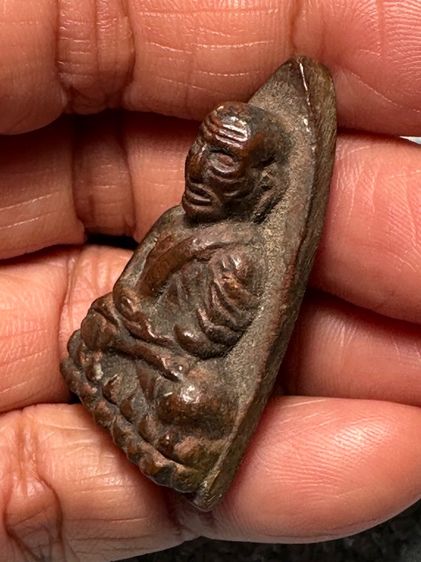 🙏ล.ป.ทวด หลังเตารีด🙏พระปิดตาเนื้อสัมฤทธิ์ ไม่ทราบที่🙏พระปิดตาเนื้อผงคลุกรักทองเดิม  องค์ละ1000 รูปที่ 4