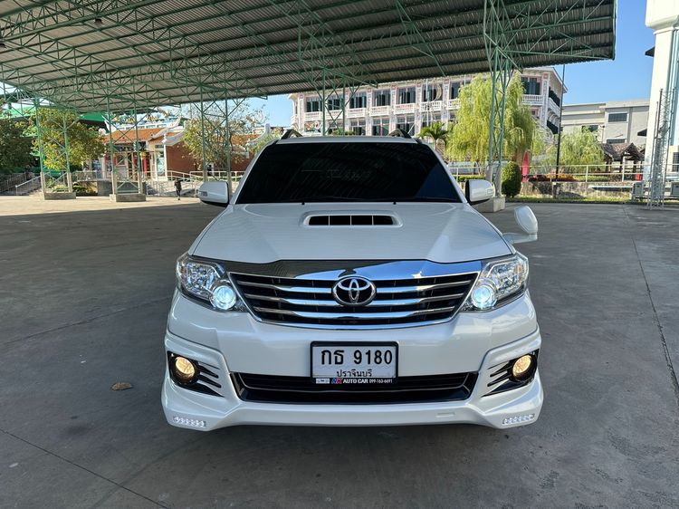 Toyota Fortuner 2013 3.0 V Utility-car ดีเซล ไม่ติดแก๊ส เกียร์อัตโนมัติ ขาว รูปที่ 2