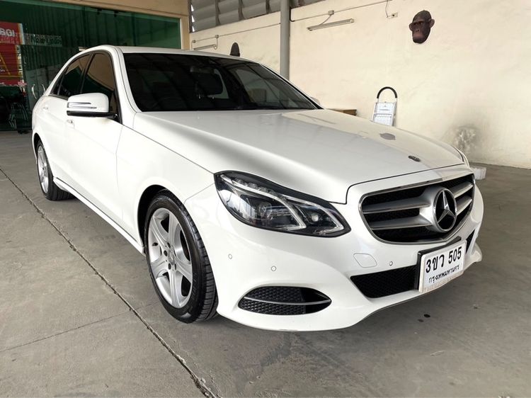 รถ Mercedes-Benz E-Class E200 สี ขาว