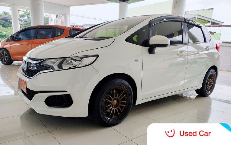 รถ Honda Jazz 1.5 S สี ขาว