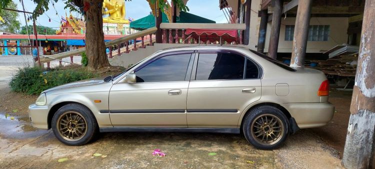 รถ Honda Civic 1.6 VTi สี น้ำตาล