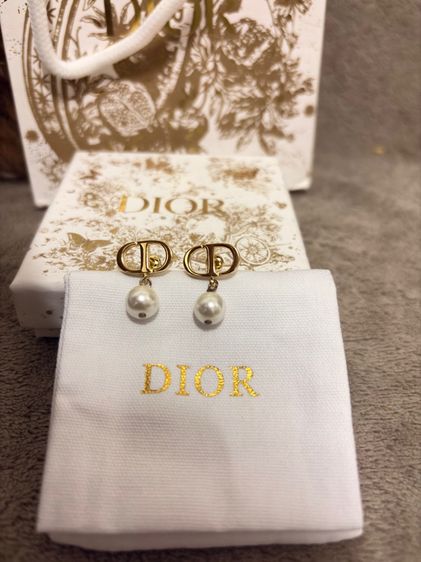 ต่างหู Dior 