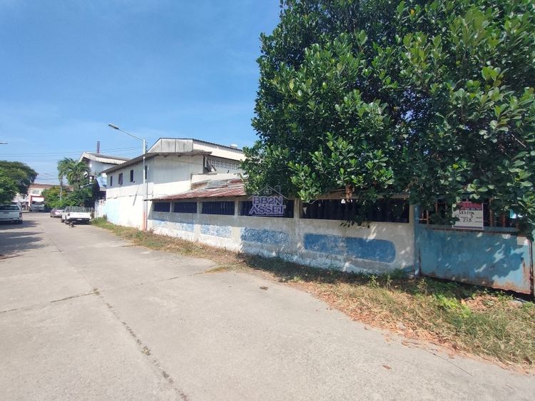 ที่ดินพร้อมสิ่งปลูกสร้าง ขนาด 218ตร.ว. หมู่บ้าน อ่างทองธานี กระทุ่มแบน รูปที่ 2
