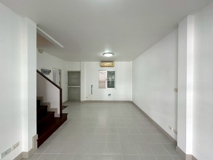 Property Perfect มีบางส่วน 2015 ขายถูกมาก ทาวน์เฮ้าส์  เดอะวิลล่า รัตนาธิเบศร์ราชพฤกษ์ ท่าอิฐ ถนนรัตนาธิเบศร์ หลังมุม มีความเป็นส่วนตัว  รูปที่ 3