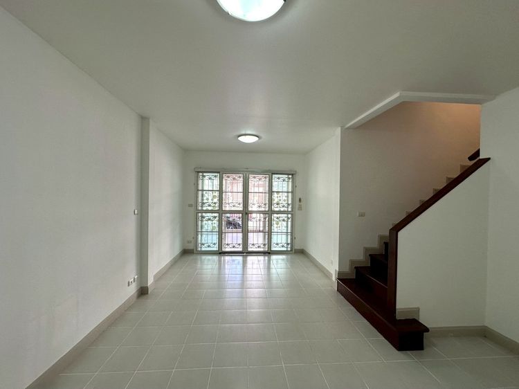 Property Perfect มีบางส่วน 2015 ขายถูกมาก ทาวน์เฮ้าส์  เดอะวิลล่า รัตนาธิเบศร์ราชพฤกษ์ ท่าอิฐ ถนนรัตนาธิเบศร์ หลังมุม มีความเป็นส่วนตัว  รูปที่ 4