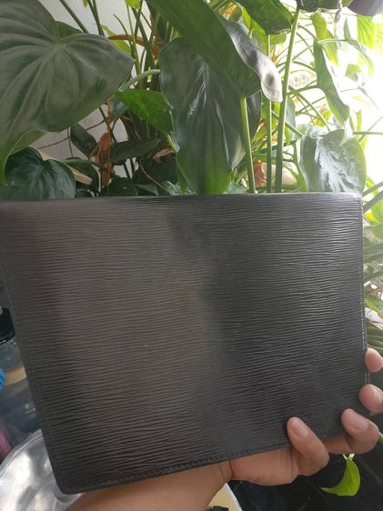กระเป๋า Louis Vuitton Trapeze Clutch รูปที่ 2