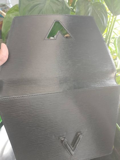 กระเป๋า Louis Vuitton Trapeze Clutch รูปที่ 5