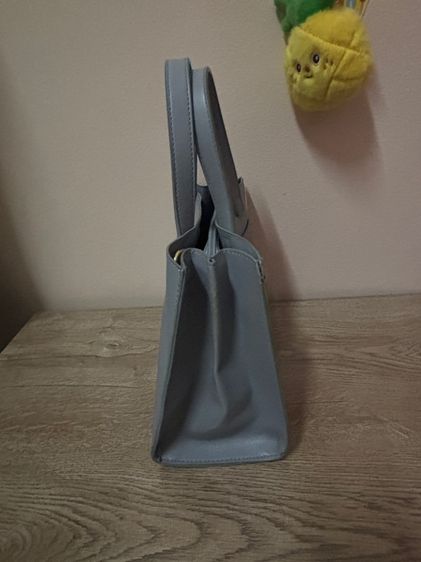 กระเป๋า Agatha Paris สีฟ้าพาสเทล ทรง Tote พร้อมสายสะพายข้าง รูปที่ 5