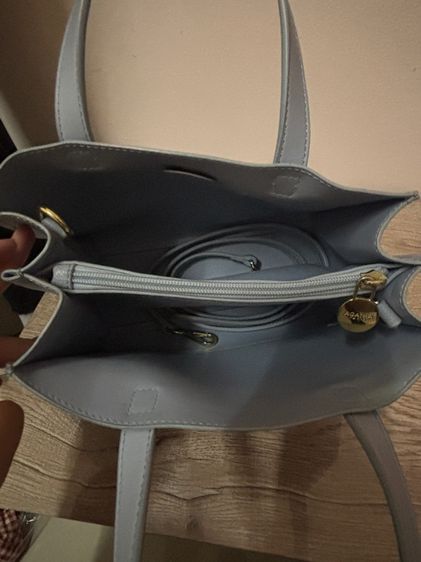 กระเป๋า Agatha Paris สีฟ้าพาสเทล ทรง Tote พร้อมสายสะพายข้าง รูปที่ 9