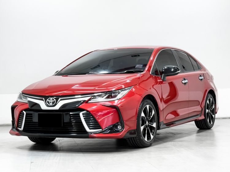 รถ Toyota Altis 1.8 GR Sport CVT สี แดง