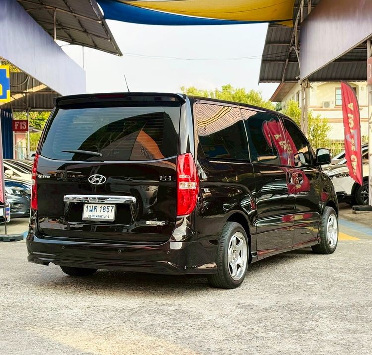 Hyundai H-1  2018 2.5 Deluxe Van ดีเซล ไม่ติดแก๊ส เกียร์อัตโนมัติ น้ำตาล รูปที่ 3