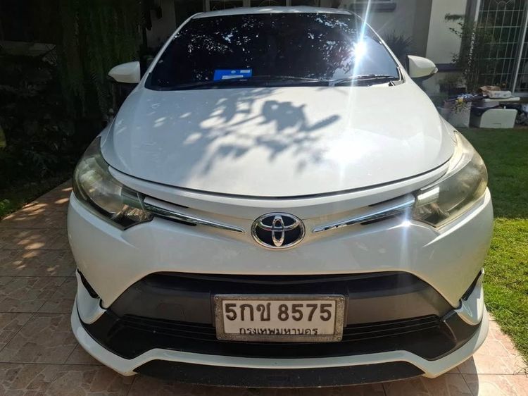 รถ Toyota Vios 1.5 E สี ขาว