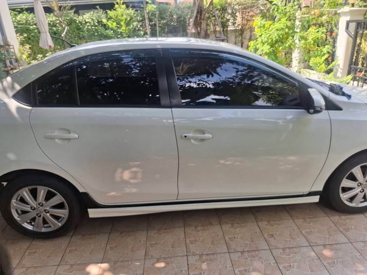 Toyota Vios 2015 1.5 E Sedan เบนซิน ไม่ติดแก๊ส เกียร์อัตโนมัติ ขาว รูปที่ 3