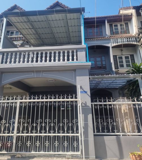 ขายทาวน์เฮ้าส์ 3 ชั้น ซอยชักพระ 10 ตลิ่งชัน บ้านสวย ทาสีปูกระเบื้องให้ใหม่ทั้งหลัง ใกล้เซ็นทรัล ปิ่นเกล้า 