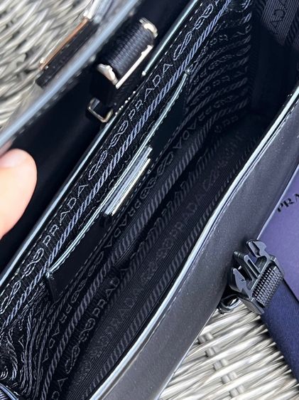 PRADA ReNylon Leather Shoulder Bag รูปที่ 15