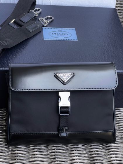 PRADA ReNylon Leather Shoulder Bag รูปที่ 3
