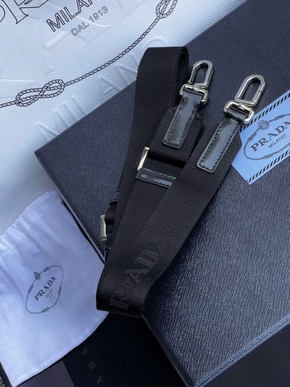 PRADA ReNylon Leather Shoulder Bag รูปที่ 17