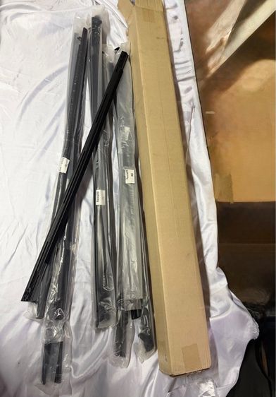 คิ้วรีดน้ำขอบกระจก Ford Fiesta ปี09-14ใส่ได้ค่ะ