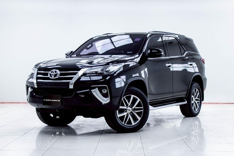 Toyota Fortuner 2019 2.4 V Utility-car ดีเซล ไม่ติดแก๊ส เกียร์อัตโนมัติ ดำ รูปที่ 4