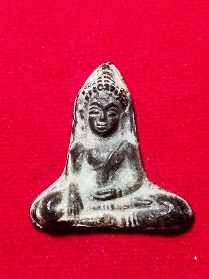 พระร่วงนั่งเข่ากว้าง พิมพ์ใหญ่ เนื้อชินเงิน กรุวัดเขาพนมเพลิง ศรีชานาลัย จังหวัดสุโขทัย