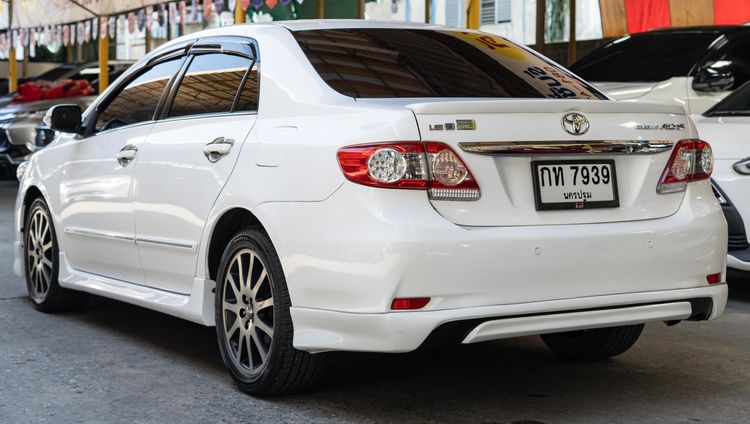 Toyota Altis 2011 1.6 E CNG Sedan เบนซิน NGV เกียร์อัตโนมัติ ขาว รูปที่ 3