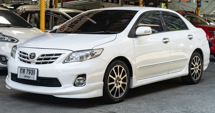 Toyota Altis 2011 1.6 E CNG Sedan เบนซิน NGV เกียร์อัตโนมัติ ขาว รูปที่ 2