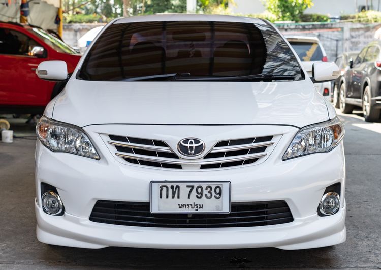 รถ Toyota Altis 1.6 E CNG สี ขาว