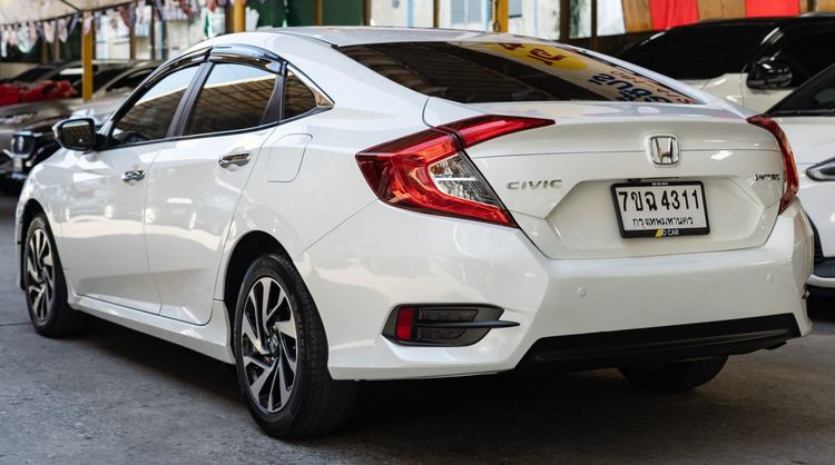 Honda Civic 2017 1.8 EL i-VTEC Sedan เบนซิน ไม่ติดแก๊ส เกียร์อัตโนมัติ ขาว รูปที่ 3