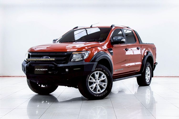 รถ Ford Ranger 3.2 Wildtrak 4WD สี ส้ม