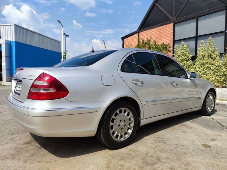Mercedes-Benz E-Class 2005 E200 Kompressor Sedan เบนซิน ไม่ติดแก๊ส เกียร์อัตโนมัติ บรอนซ์เงิน รูปที่ 4